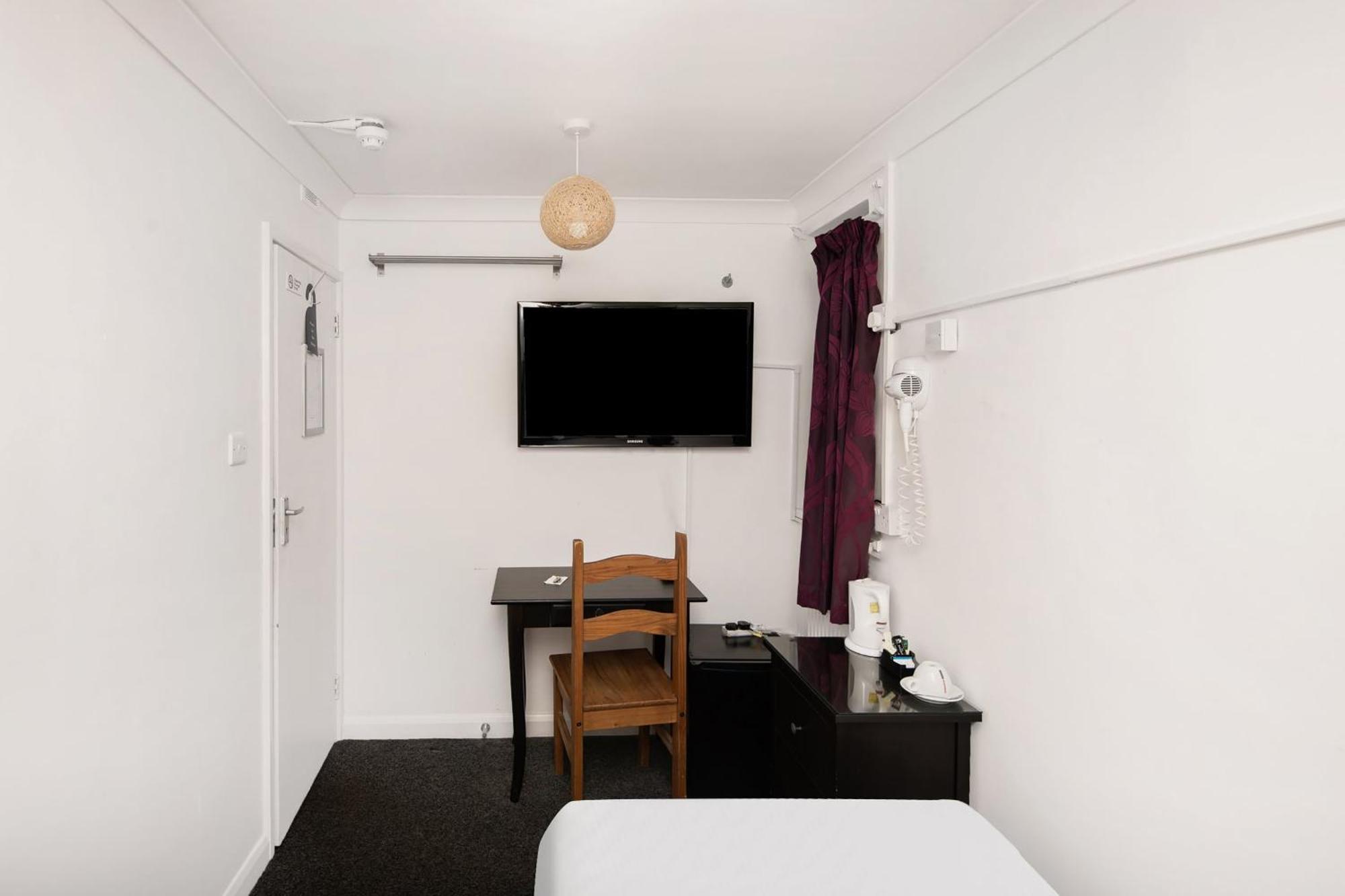 Chris'S Motel Стокенчерч Екстер'єр фото