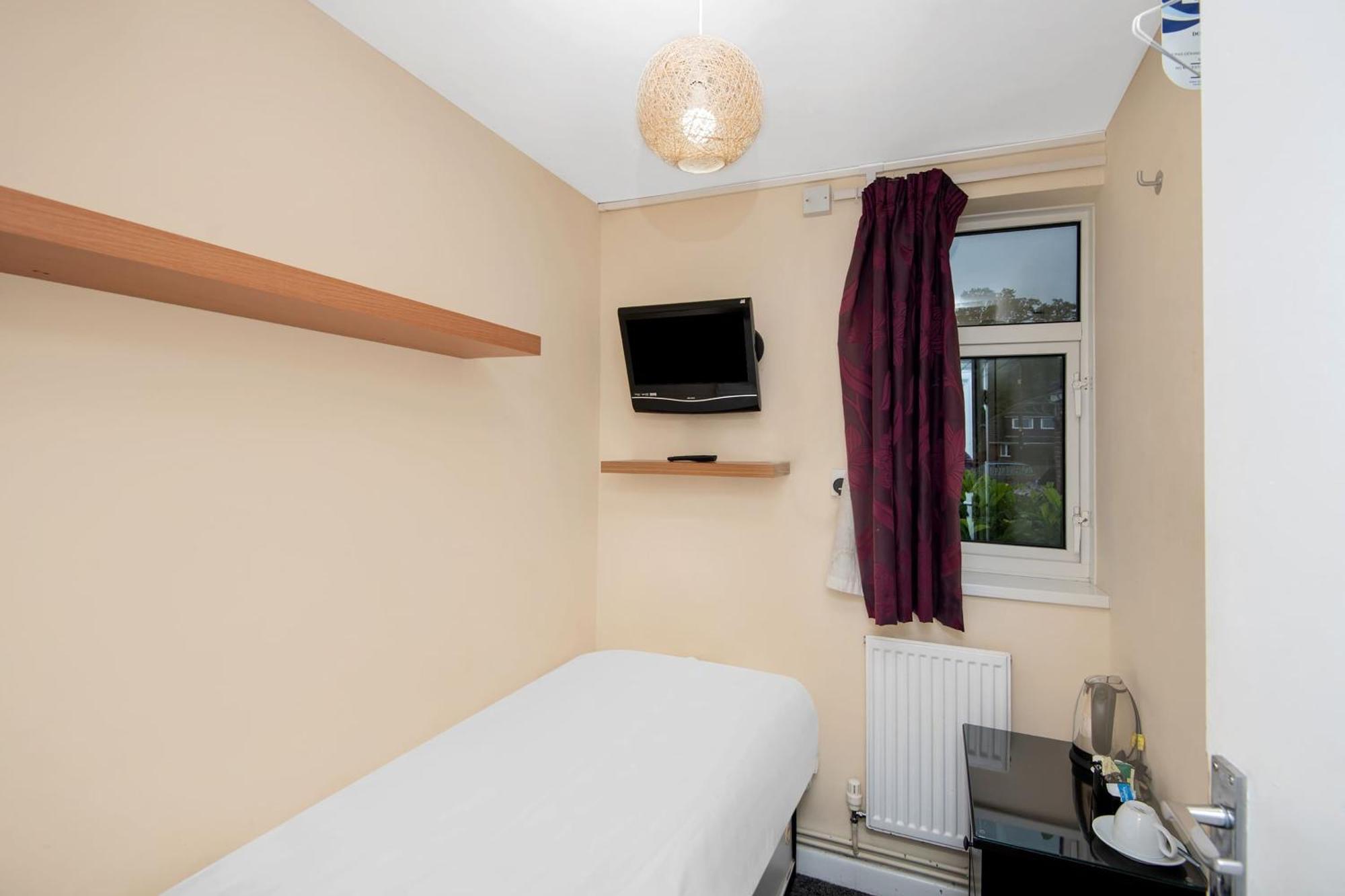 Chris'S Motel Стокенчерч Екстер'єр фото