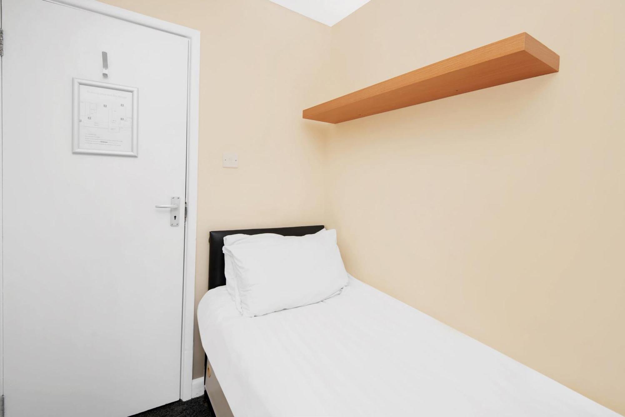Chris'S Motel Стокенчерч Екстер'єр фото